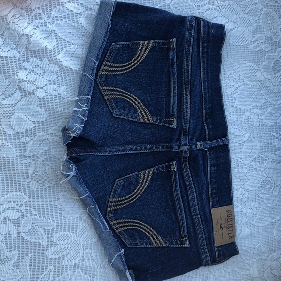 Shorts - Picture 2 of 4